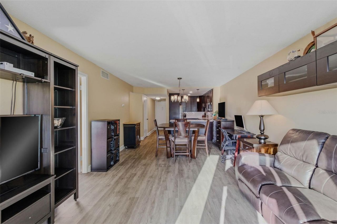 51 Island Way, Unit 311, Clearwater Beach, FL 33767 Photo