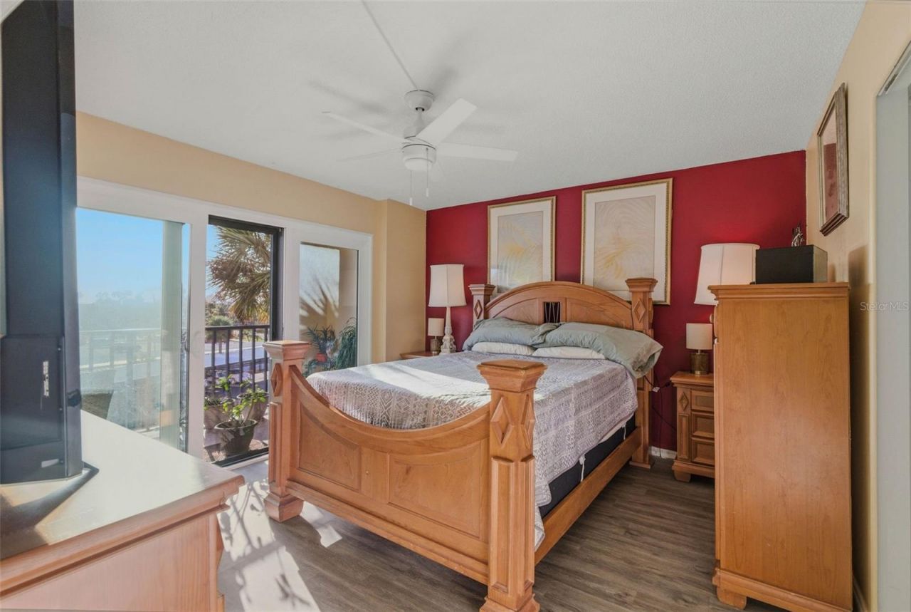 51 Island Way, Unit 311, Clearwater Beach, FL 33767 Photo