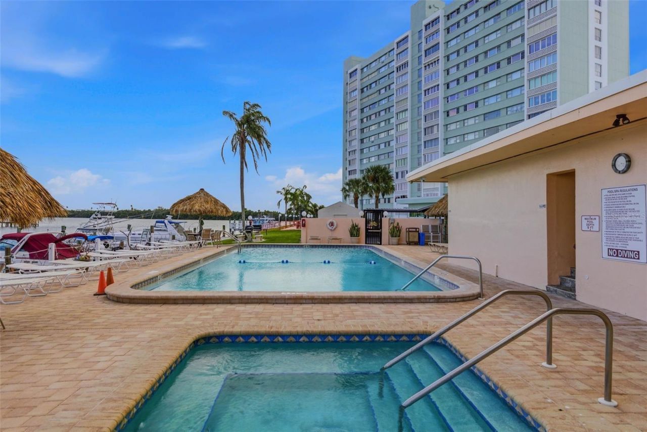 51 Island Way, Unit 311, Clearwater Beach, FL 33767 Photo