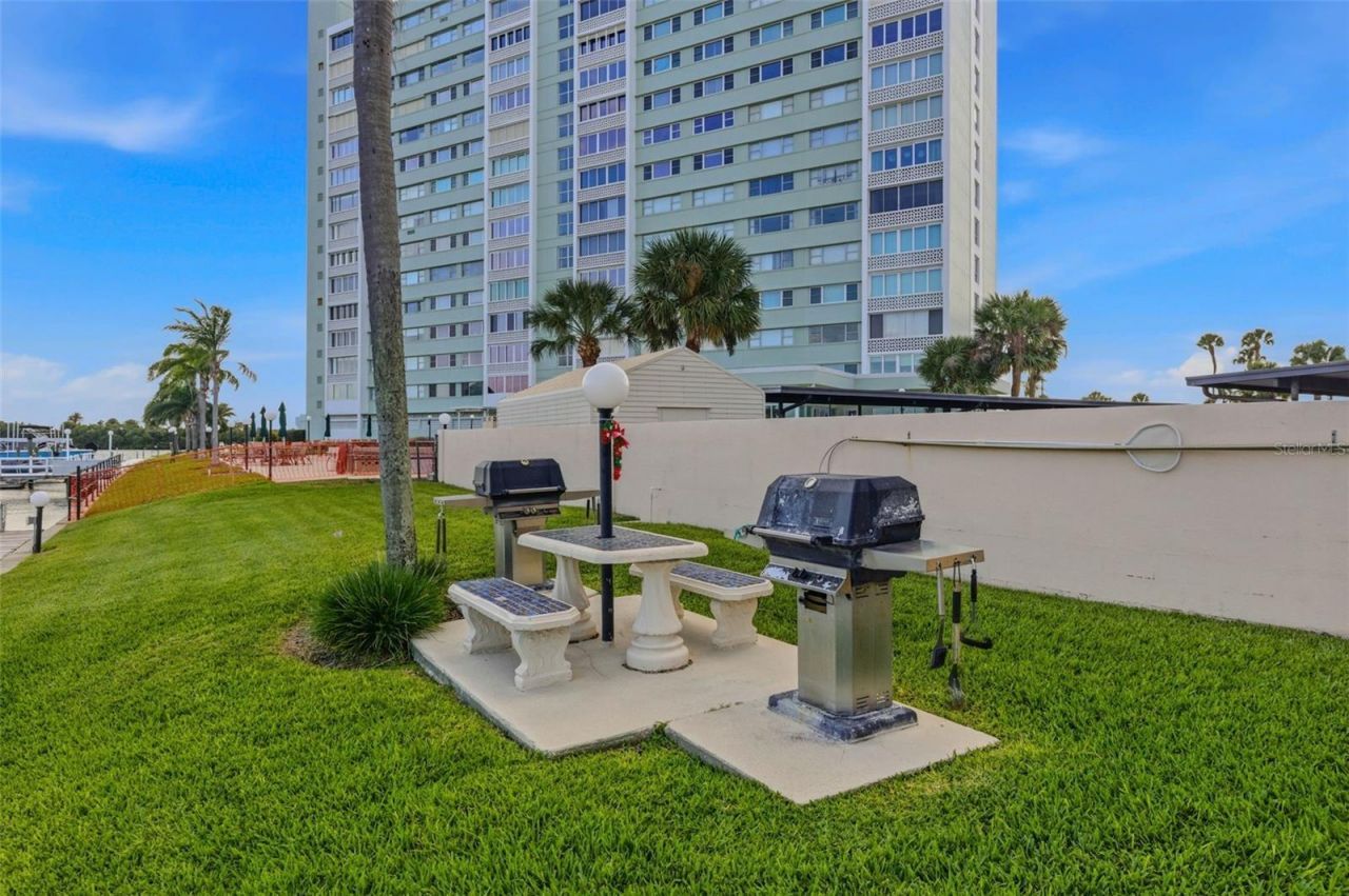 51 Island Way, Unit 311, Clearwater Beach, FL 33767 Photo