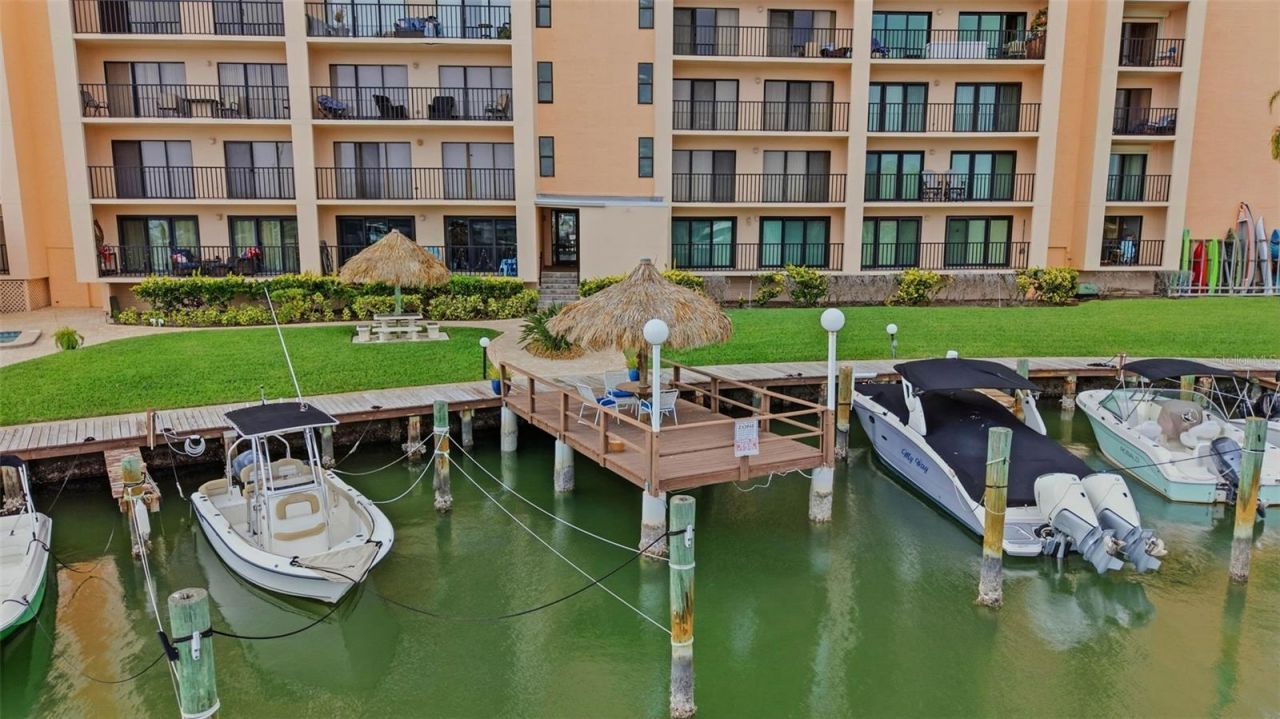 51 Island Way, Unit 311, Clearwater Beach, FL 33767 Photo