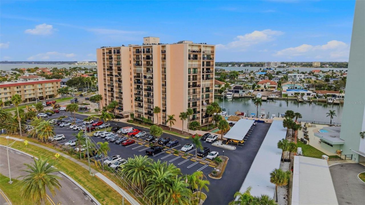 51 Island Way, Unit 311, Clearwater Beach, FL 33767 Photo