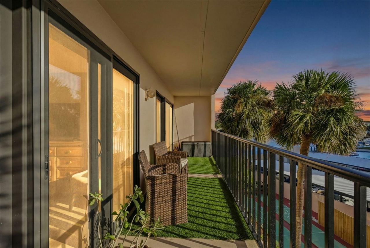 51 Island Way, Unit 311, Clearwater Beach, FL 33767 Photo