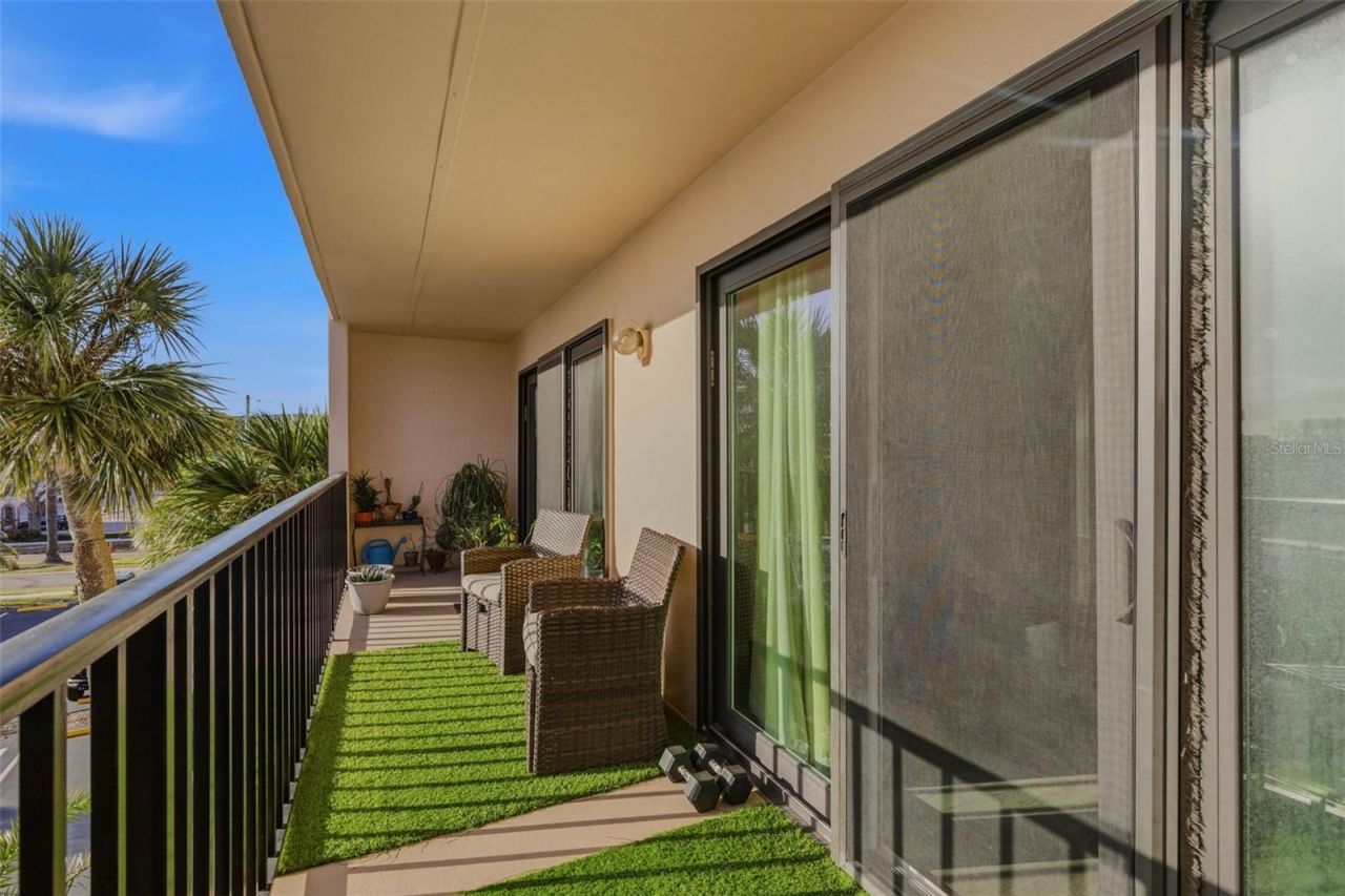 51 Island Way, Unit 311, Clearwater Beach, FL 33767 Photo