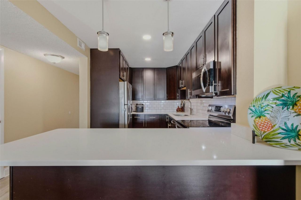 51 Island Way, Unit 311, Clearwater Beach, FL 33767 Photo