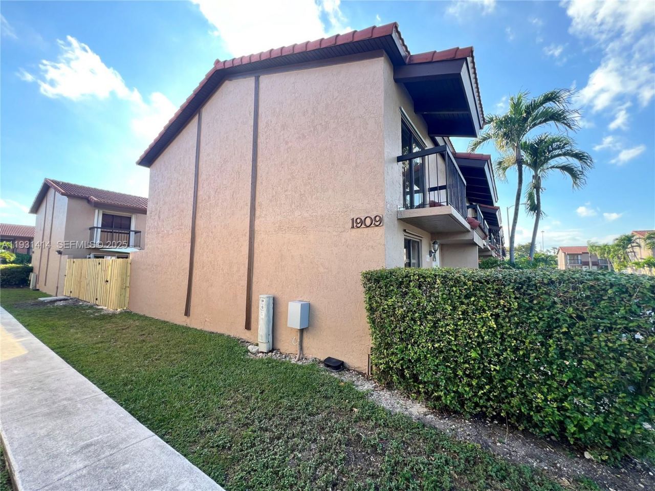 1909 SW 107th Ave, Unit 910, Miami, FL 33165 Photo