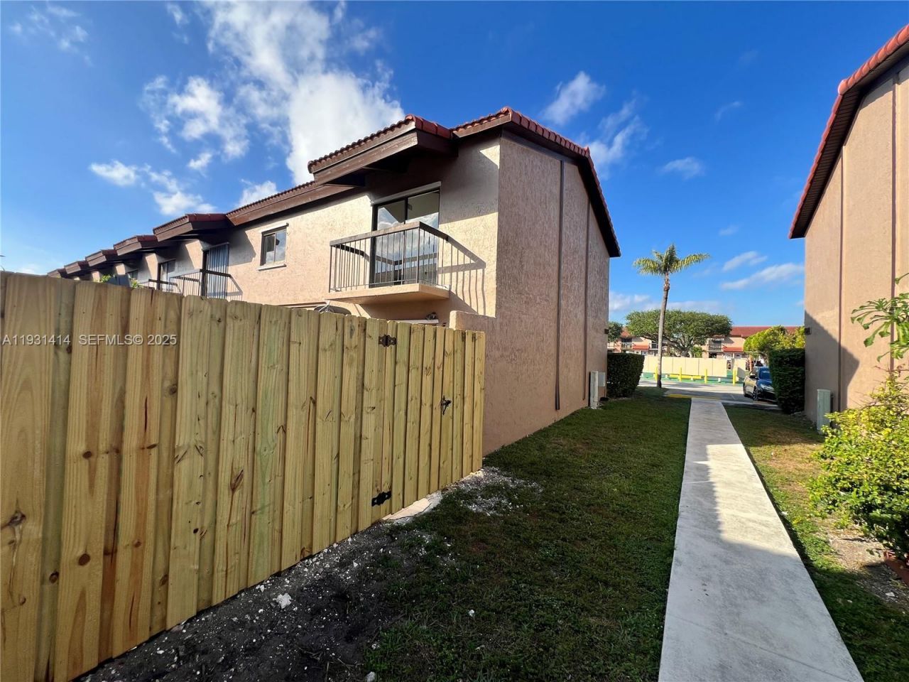 1909 SW 107th Ave, Unit 910, Miami, FL 33165 Photo