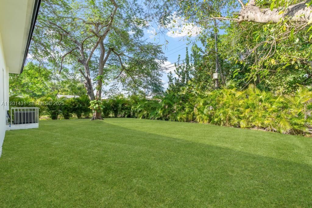 755 NW 83 St, Miami, FL 33150 Photo