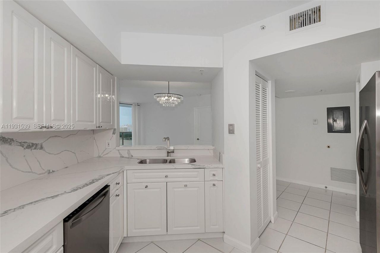1900 Sunset Harbour Dr, Unit 1703, Miami Beach, FL 33139 Photo