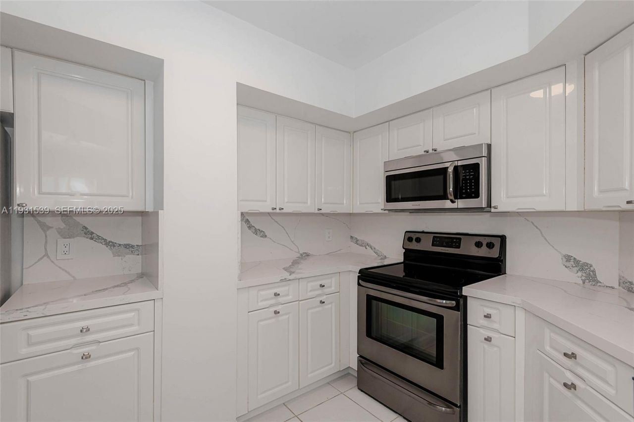 1900 Sunset Harbour Dr, Unit 1703, Miami Beach, FL 33139 Photo