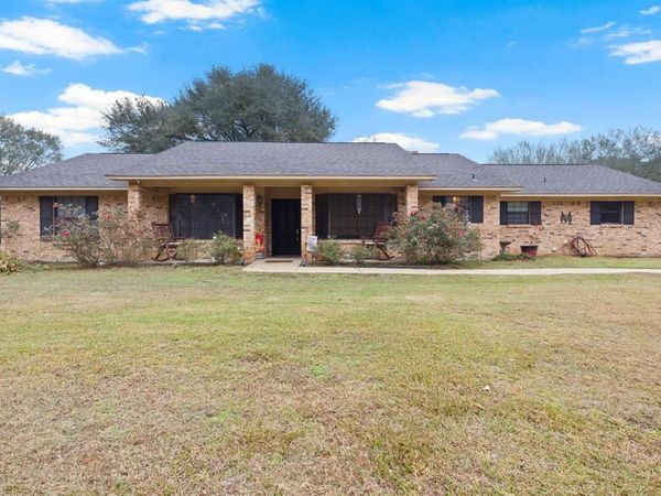 195 County Road 4164 , Pittsburg, TX 75686