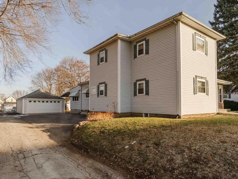 712 W Tiffin Street, Fostoria, OH 44830 Photo 2