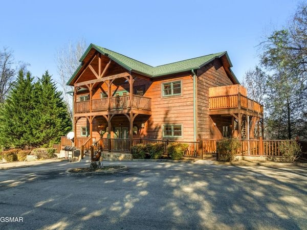 204 Dogwood Point Way, Gatlinburg, TN 37738
