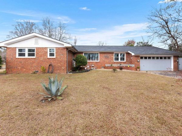 121 Crestwood Rd, Warner Robins, GA 31093