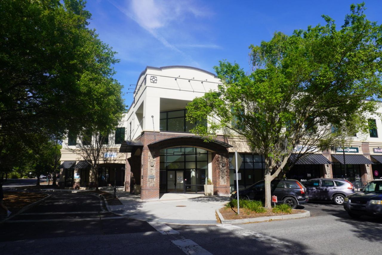 1952 Long Grove Drive Photo 10