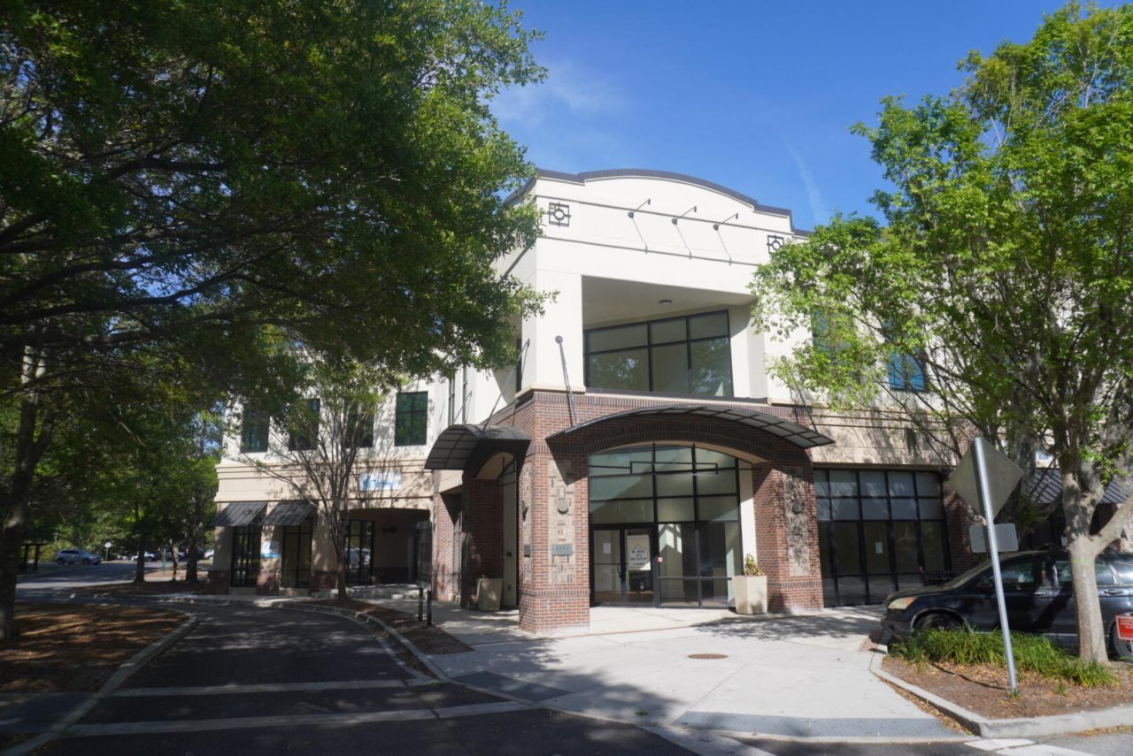 1952 Long Grove Drive Photo 17