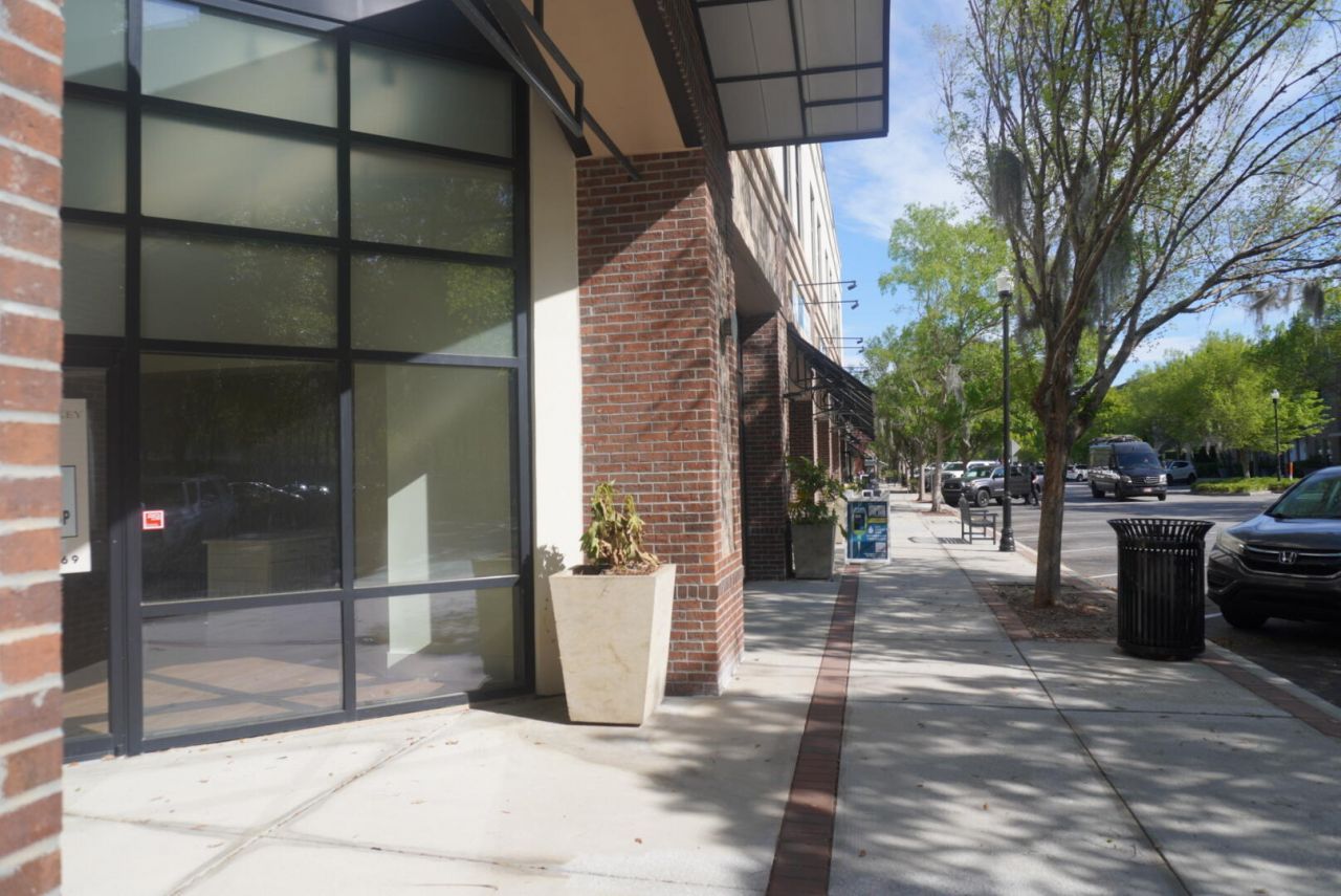 1952 Long Grove Drive Photo 7