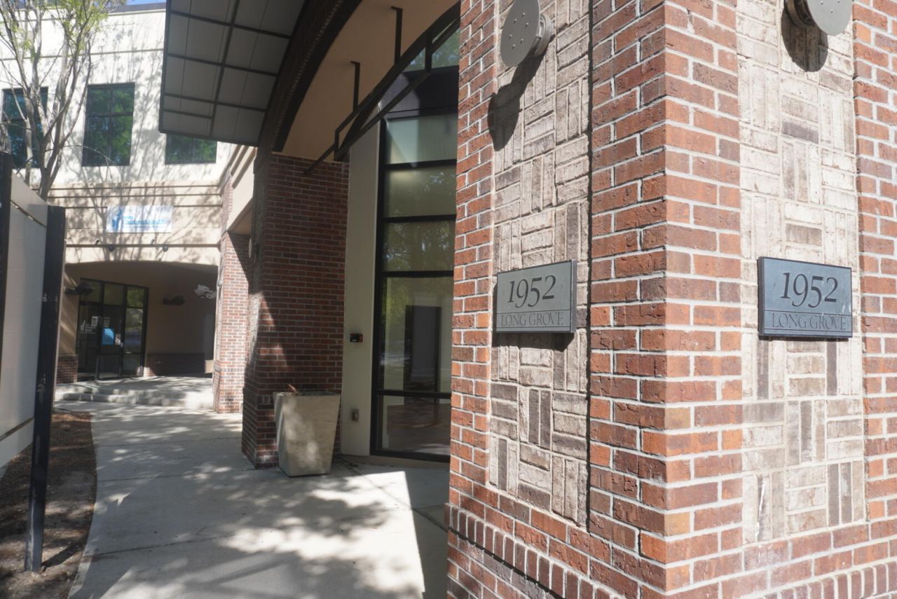 1952 Long Grove Drive Photo 8