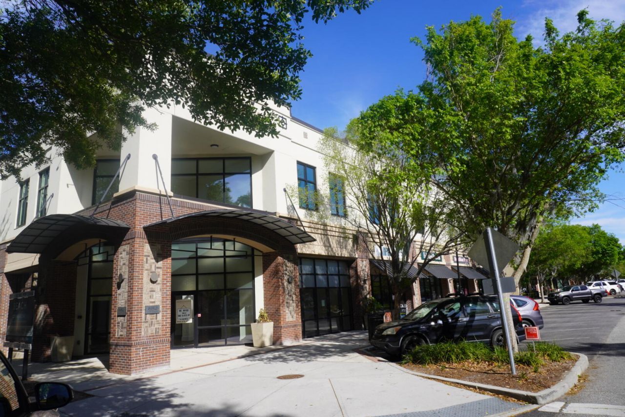 1952 Long Grove Drive Photo 9