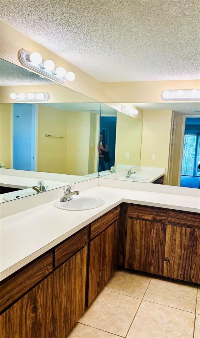 2208 Bahia Vista Street, Unit F1, Sarasota, FL 34239 Photo