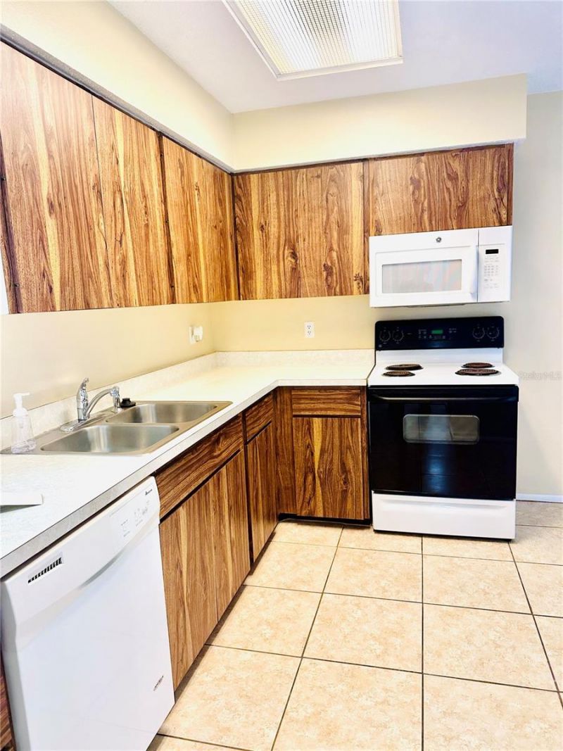 2208 Bahia Vista Street, Unit F1, Sarasota, FL 34239 Photo