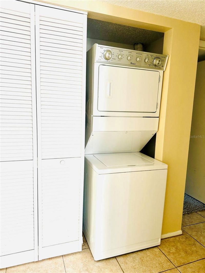 2208 Bahia Vista Street, Unit F1, Sarasota, FL 34239 Photo