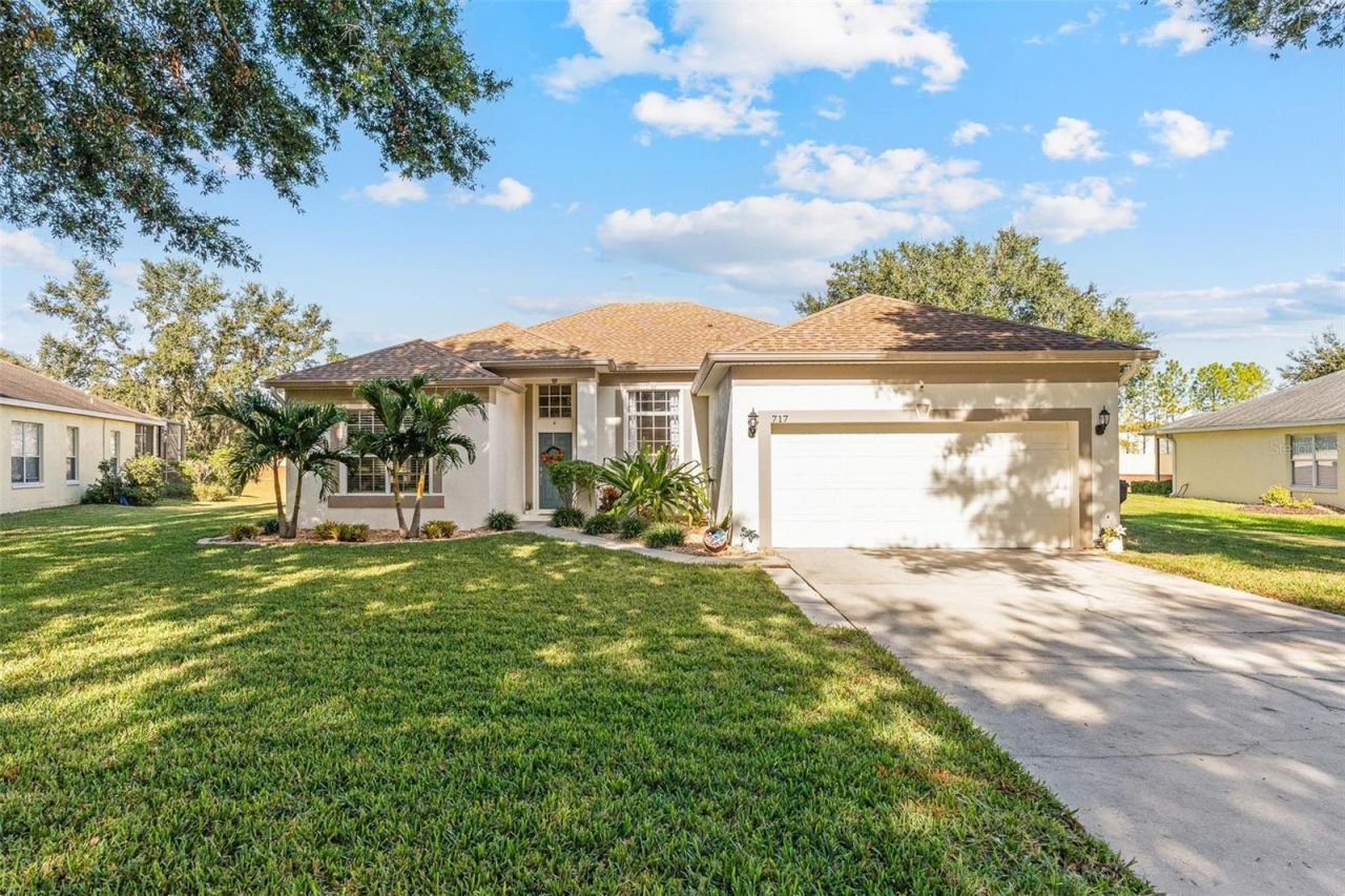 717 Strihal Loop, Oakland, FL 34787 Main Photo