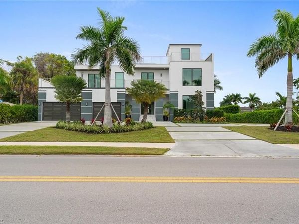 3800 Crayton RD, NAPLES, FL 34103