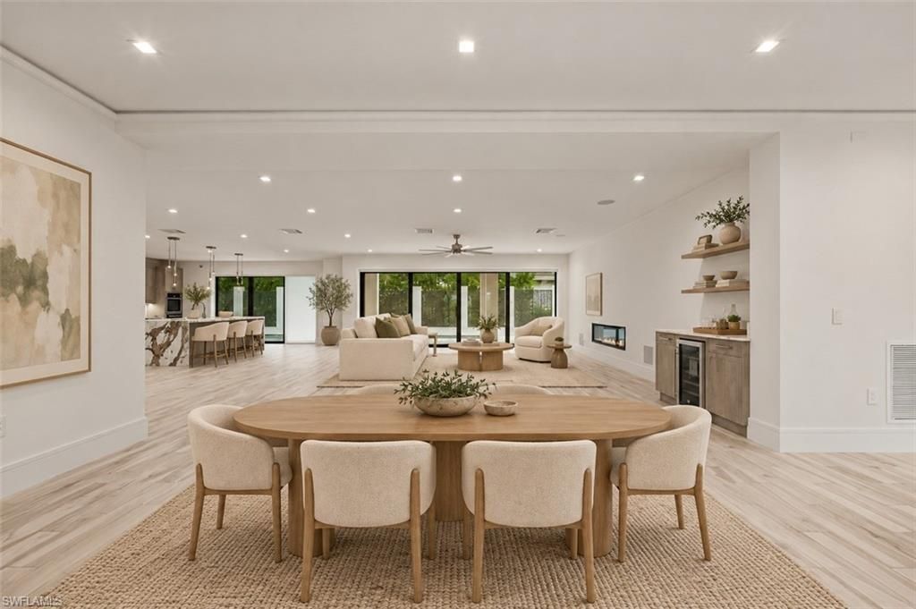 3800 Crayton Rd, Naples, FL 34103 Photo