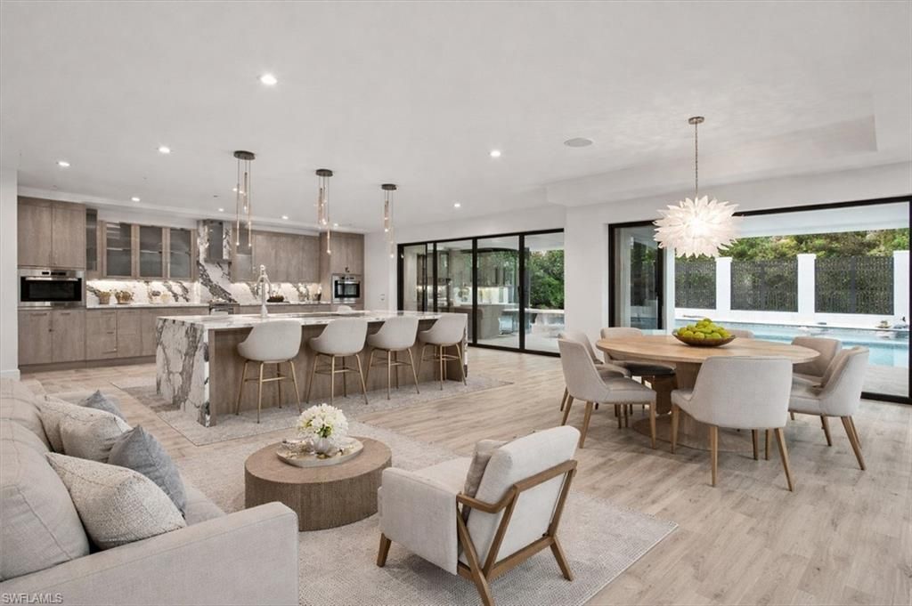 3800 Crayton Rd, Naples, FL 34103 Photo