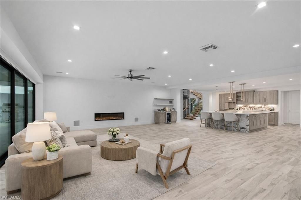 3800 Crayton Rd, Naples, FL 34103 Photo