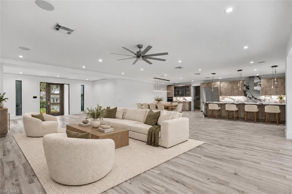 3800 Crayton Rd, Naples, FL 34103 Photo