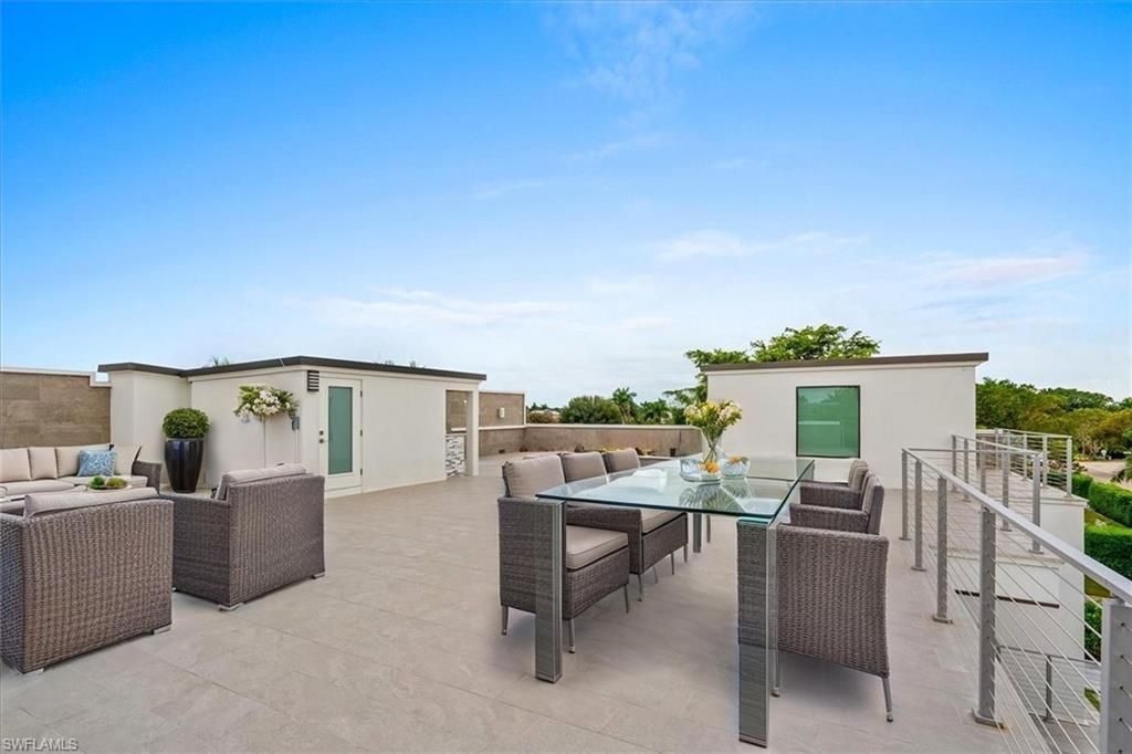 3800 Crayton Rd, Naples, FL 34103 Photo