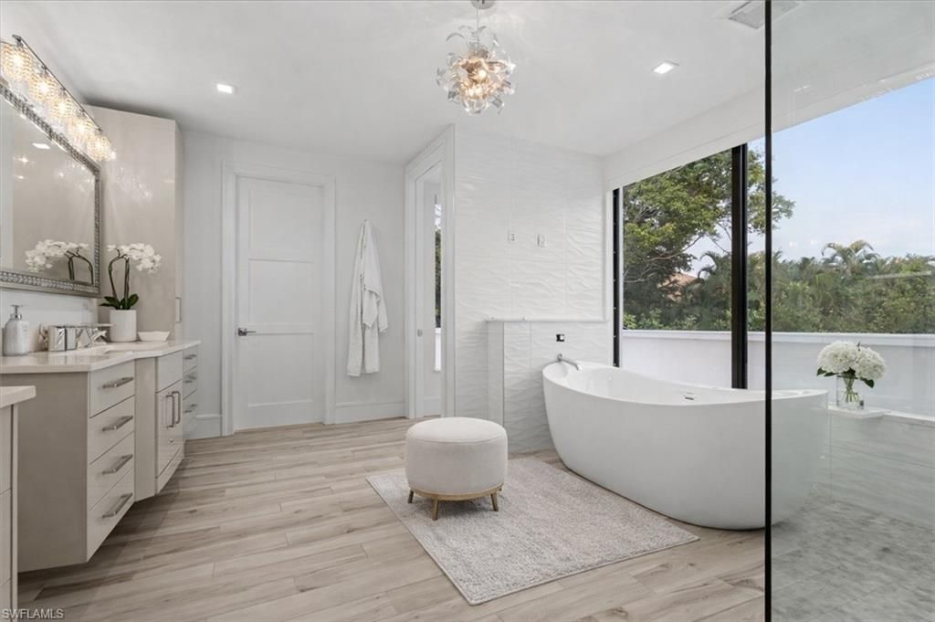 3800 Crayton Rd, Naples, FL 34103 Photo