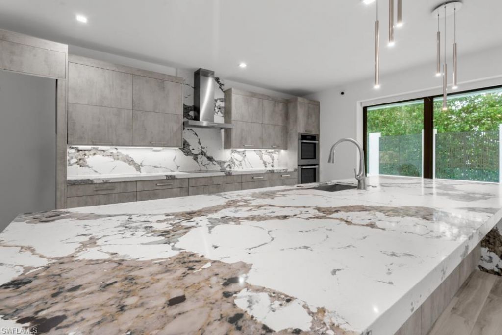 3800 Crayton Rd, Naples, FL 34103 Photo