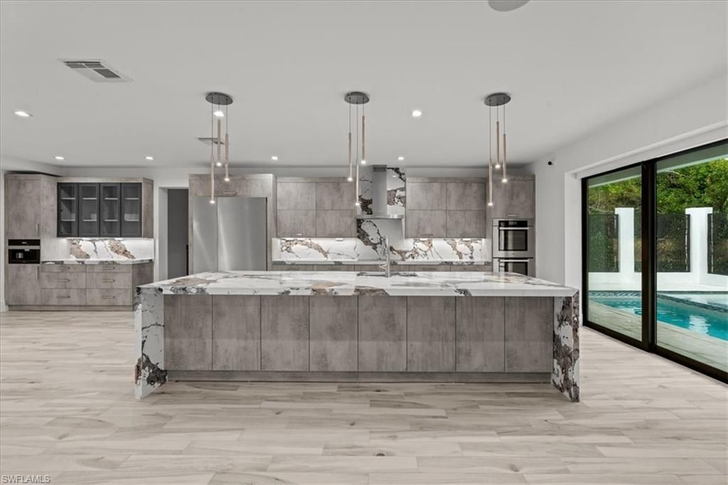 3800 Crayton Rd, Naples, FL 34103 Photo