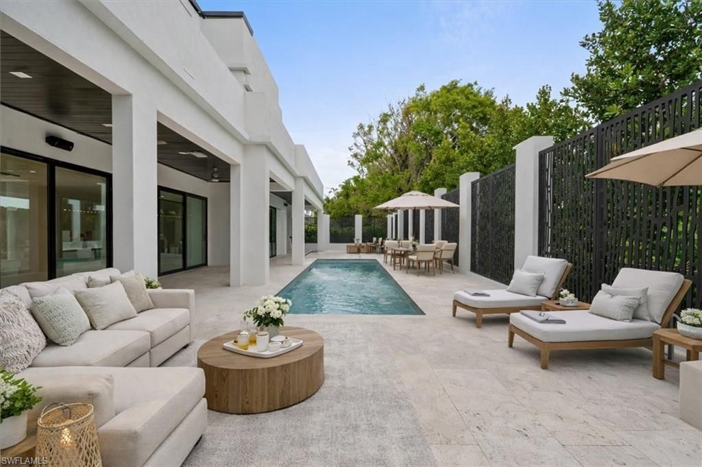 3800 Crayton Rd, Naples, FL 34103 Photo