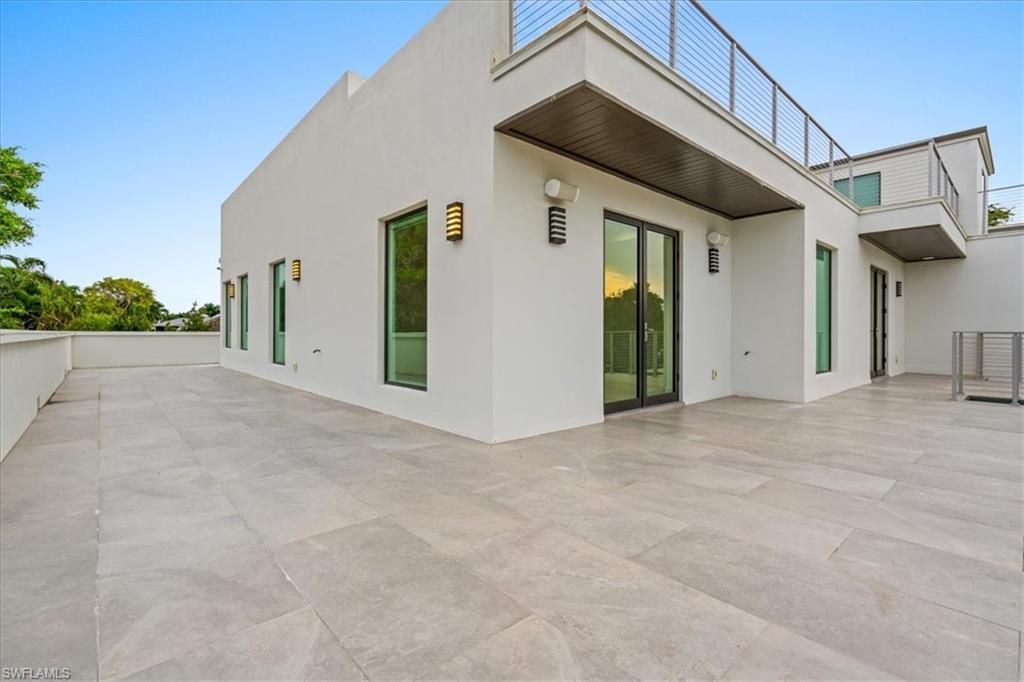 3800 Crayton Rd, Naples, FL 34103 Photo