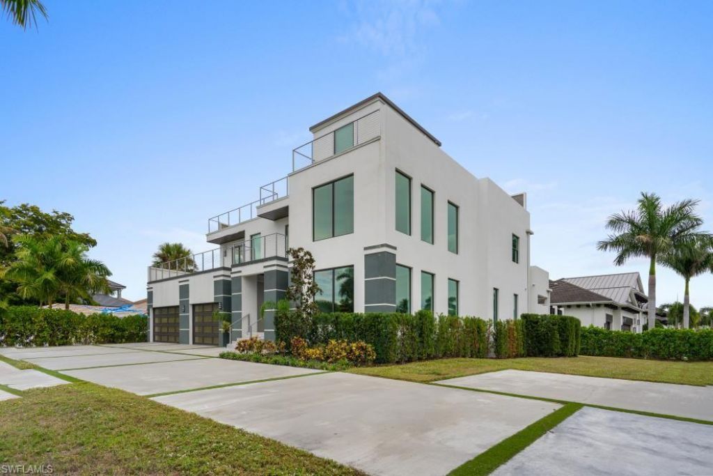 3800 Crayton Rd, Naples, FL 34103 Photo