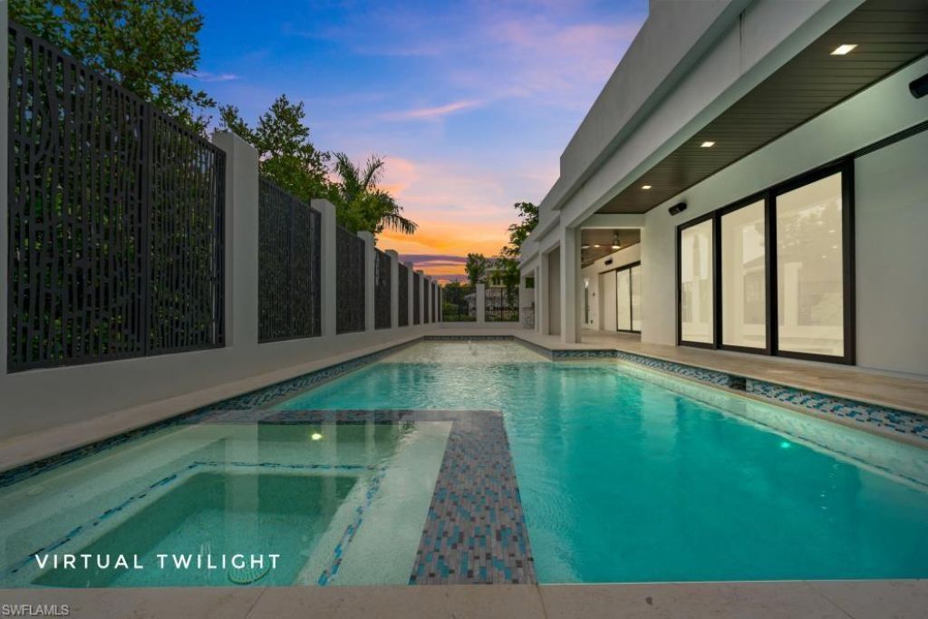 3800 Crayton Rd, Naples, FL 34103 Photo
