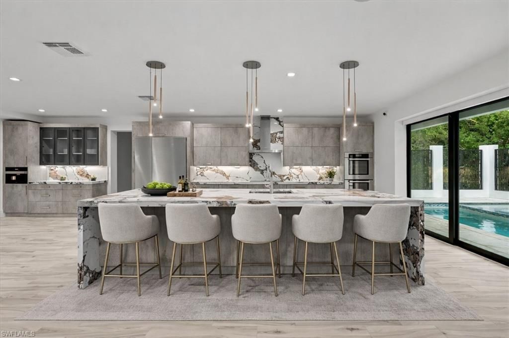 3800 Crayton Rd, Naples, FL 34103 Photo