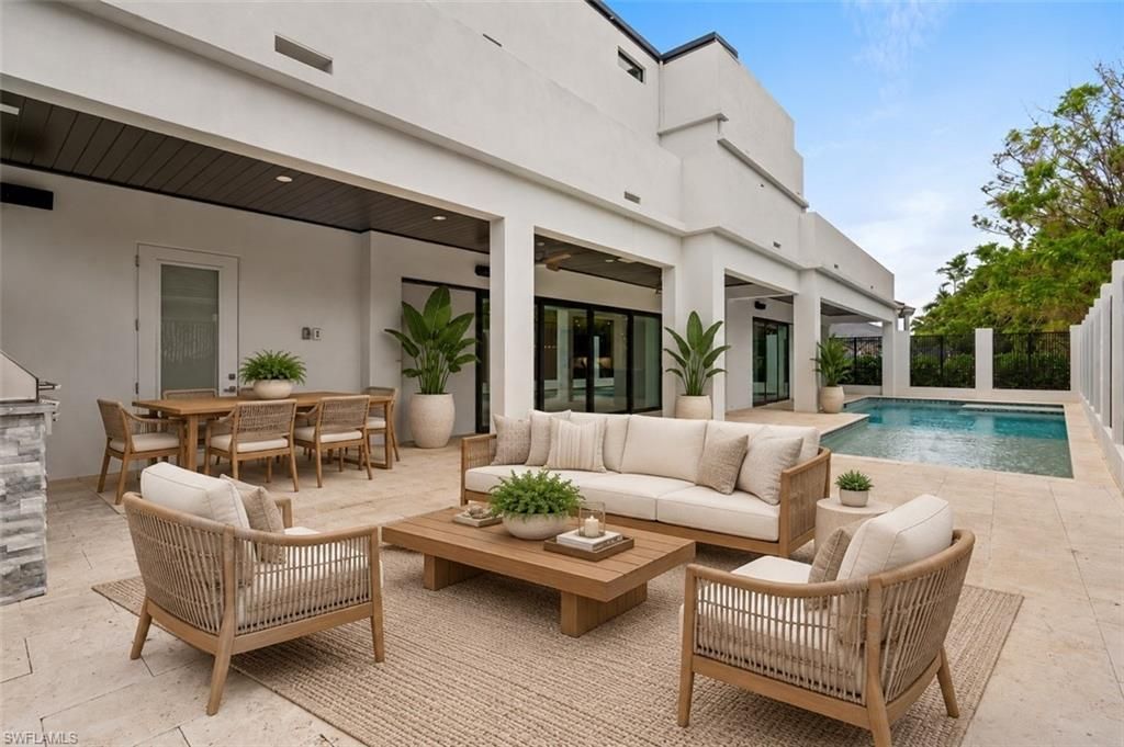 3800 Crayton Rd, Naples, FL 34103 Photo