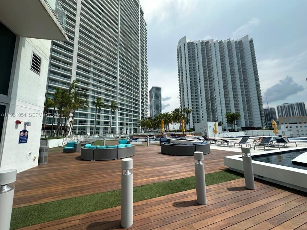 92 SW 3rd St, Unit 1408, Miami, FL 33130 Photo