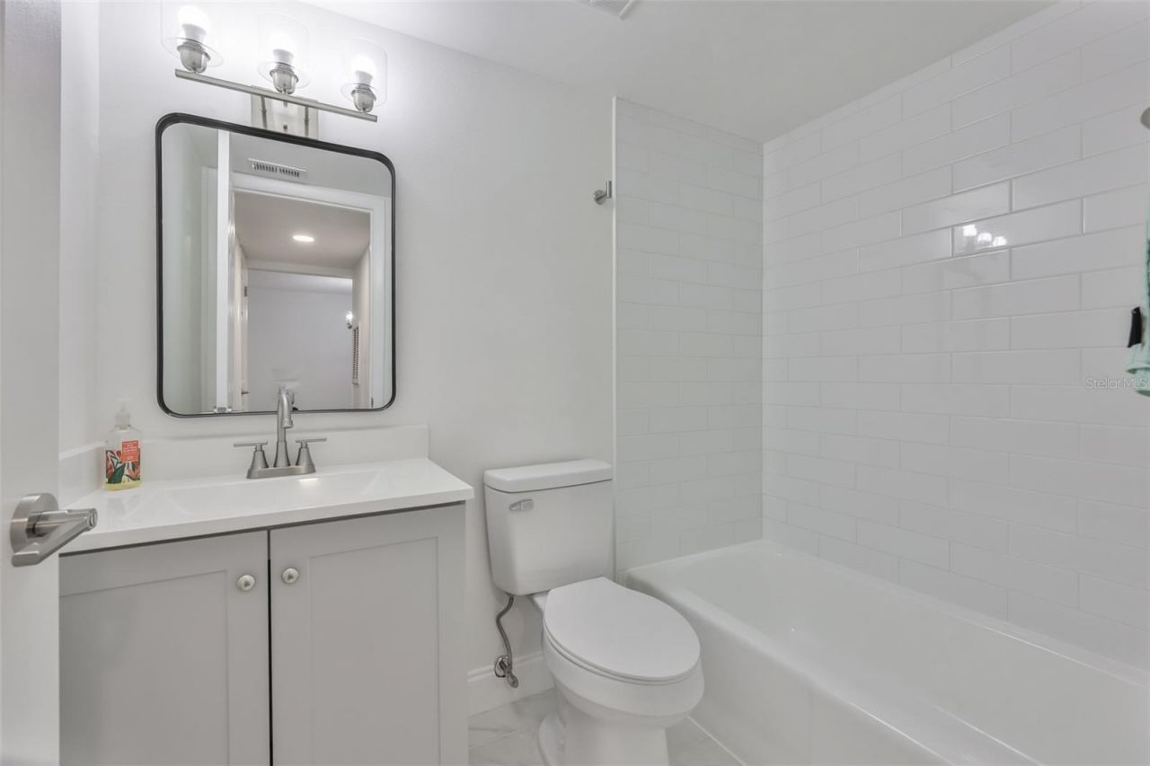 3656 Lake Bayshore Dr, Bldg K, Unit 319, Bradenton, FL 34205 Photo