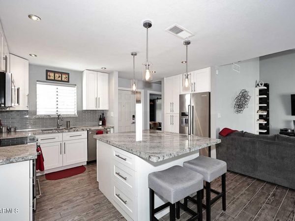 13818 N 43rd Street, Phoenix, AZ 85032