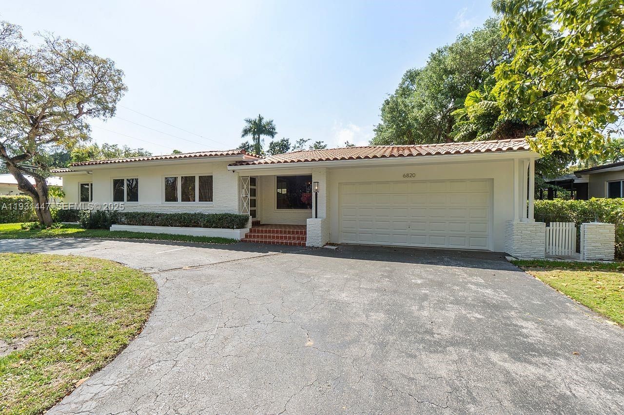 6820 Granada Blvd, Coral Gables, FL 33146 Photo