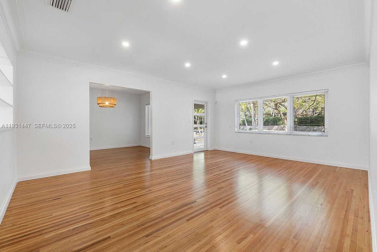 6820 Granada Blvd, Coral Gables, FL 33146 Photo