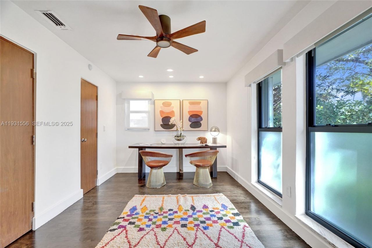 21440 Highland Lakes Blvd, Miami, FL 33179 Photo