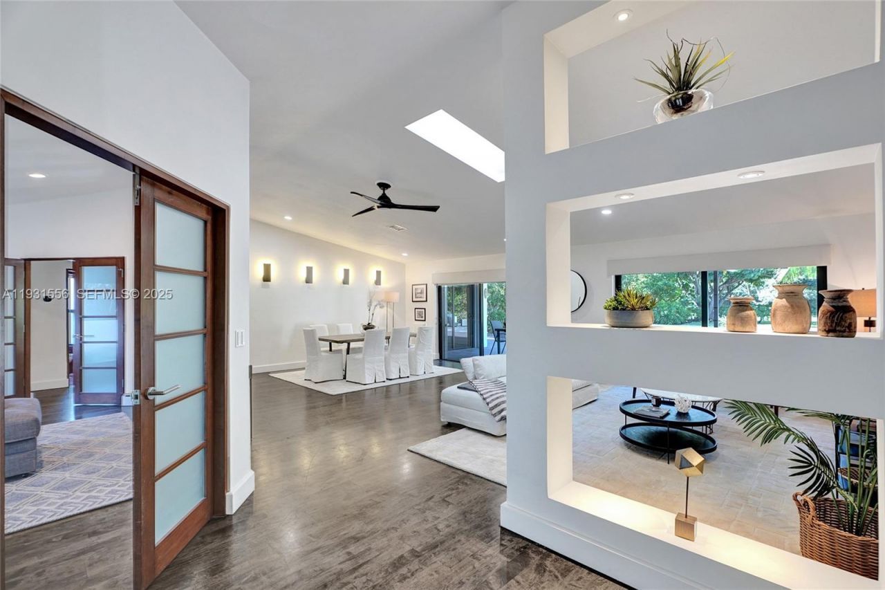 21440 Highland Lakes Blvd, Miami, FL 33179 Photo