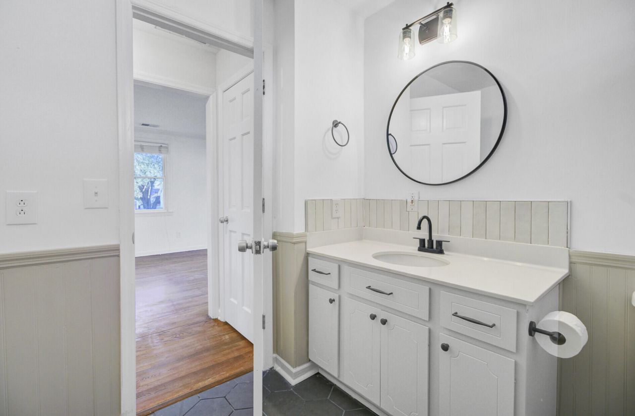 4808 Churchill Road Photo 20